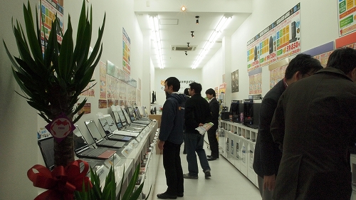 PC231092 マウスコンピューター店内雰囲気